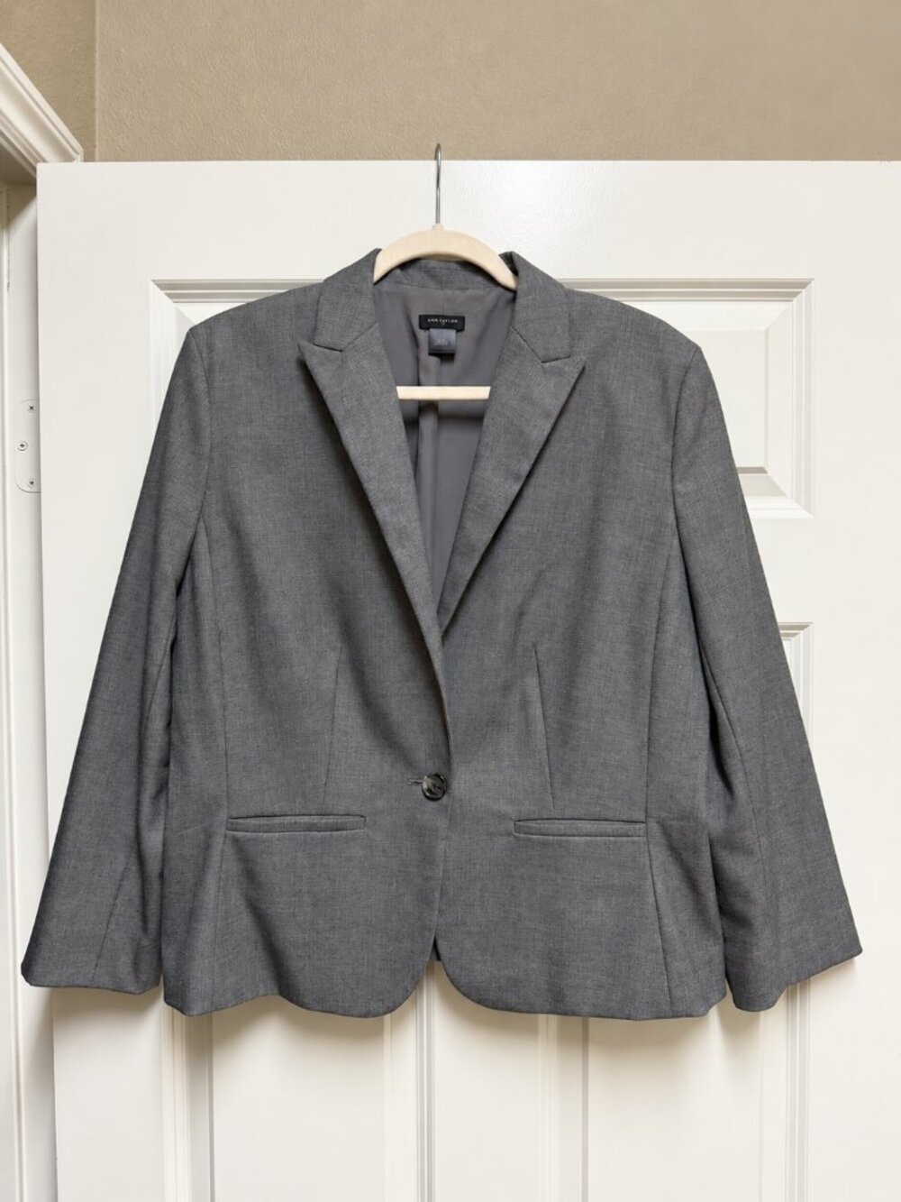 Ann Taylor Gray Single-Button Tailored Blazer Size 14